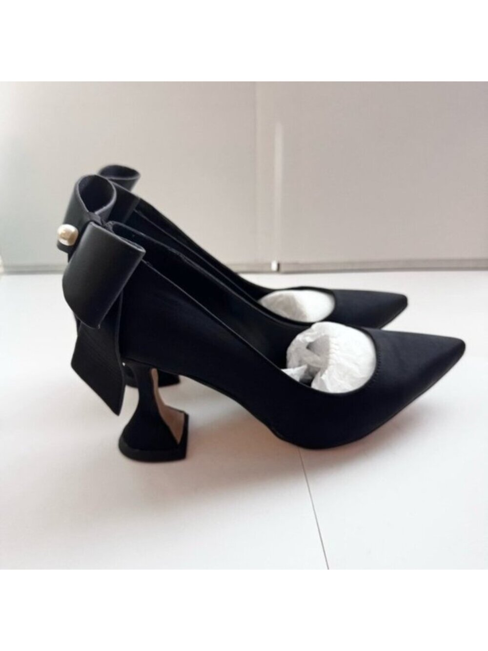 Women's Size 7.5 Pointy Toe Slip on Pump with Bow High Heels